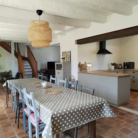 Holiday home Maison De Famille Proche Mer