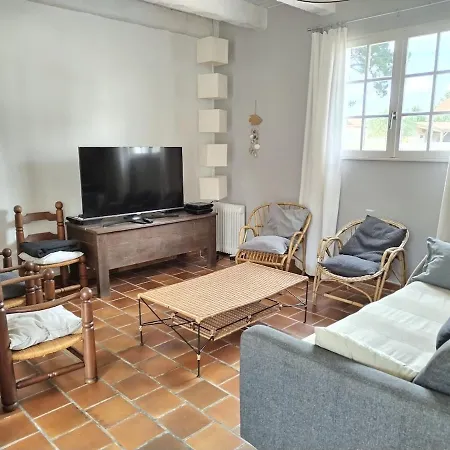 Maison De Famille Proche Mer Holiday home *