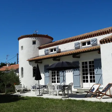 Holiday home Maison De Famille Proche Mer